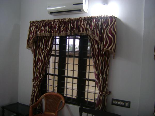 Prems Homestay : photo 2 de la chambre chambre double deluxe avec balcon