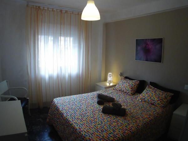 La casita de Pepe - piso compartido : photo 7 de la chambre chambre double standard avec salle de bains commune