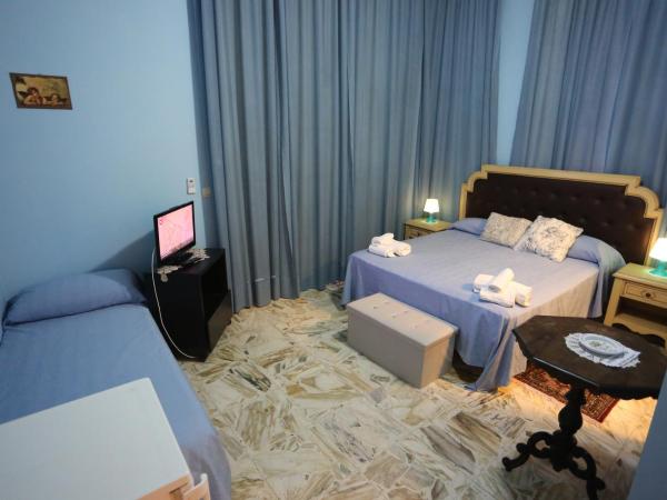 A Casa Di Laura : photo 1 de la chambre chambre double supérieure avec balcon et salle de bains privative