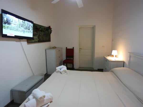 A Casa Di Laura : photo 5 de la chambre chambre double standard avec salle de bains commune