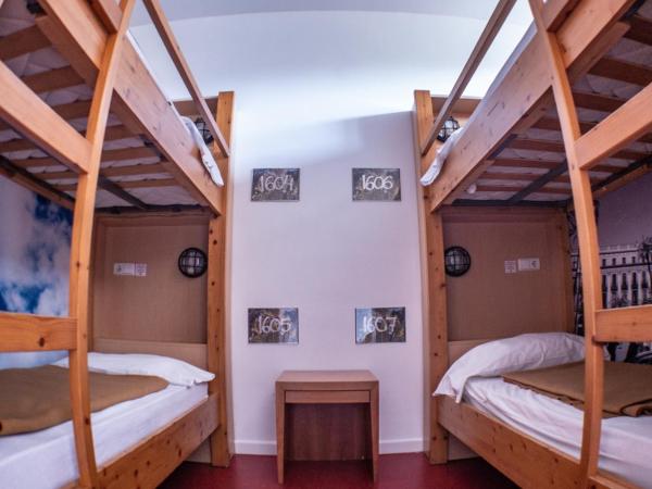 Inout : photo 5 de la chambre lit dans dortoir mixte de 10 lits avec salle de bains privative