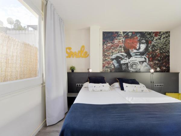 Free Hostels Barcelona : photo 7 de la chambre chambre double avec balcon