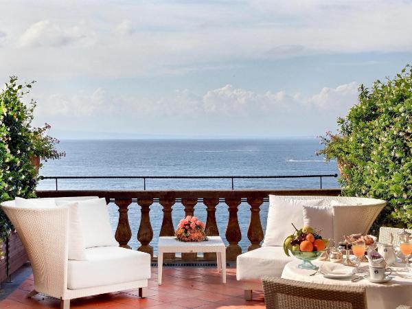 Grand Hotel Excelsior Vittoria : photo 5 de la chambre suite junior de luxe - vue sur mer 