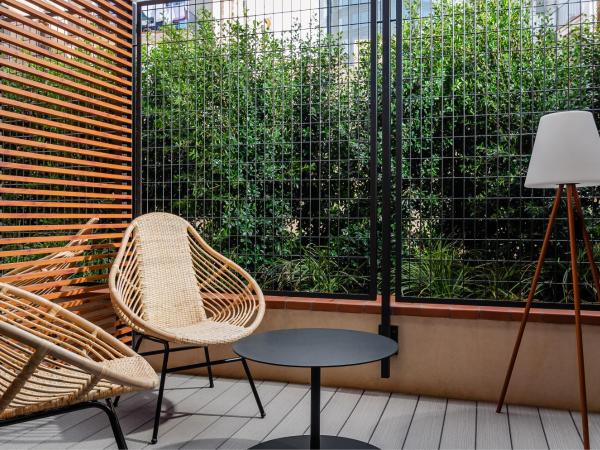 Hotel Raval House : photo 4 de la chambre chambre double ou lits jumeaux supérieure avec terrasse