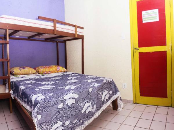 Hostel Cores do Pelô : photo 4 de la chambre budget triple room with fun
