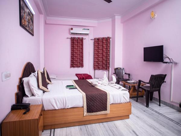 Hotel Dimple International : photo 1 de la chambre chambre double supérieure