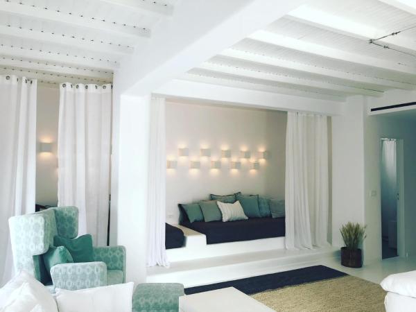 Ostraco Suites : photo 10 de la chambre suite avec bain à remous extérieur - vue sur mer 