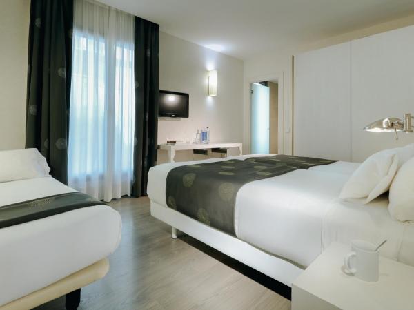 RAMBLAS HOTEL powered by Vincci Hoteles : photo 2 de la chambre chambre double ou lits jumeaux standard avec lit d'appoint (2 adultes + 1 enfant)