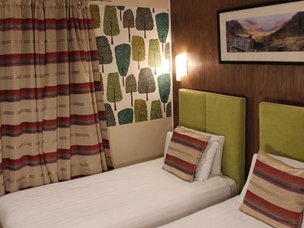 Cheshire Hotel Central London : photo 1 de la chambre chambre lits jumeaux avec salle de bains privative
