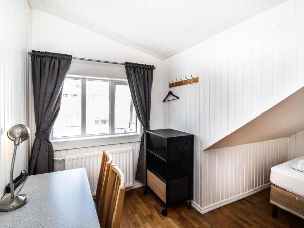 Guesthouse Aurora : photo 6 de la chambre chambre double ou lits jumeaux avec salle de bains commune