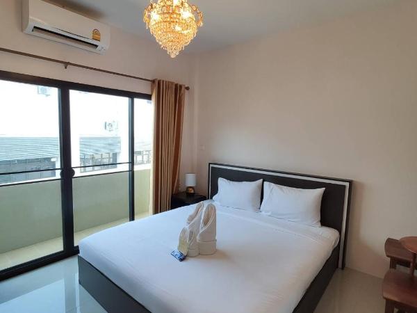 Bann Tawan Hostel & Spa : photo 2 de la chambre chambre lit king-size deluxe