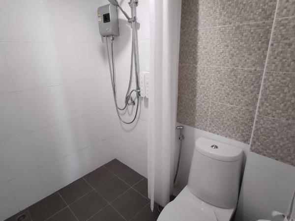 Bann Tawan Hostel Chiang Rai : photo 3 de la chambre chambre double deluxe