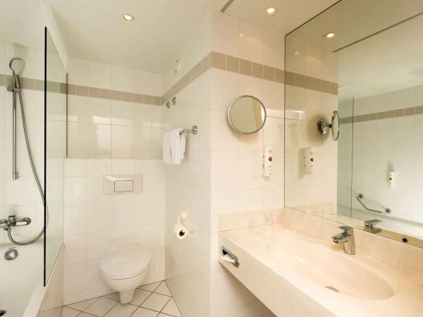 Ramada by Wyndham Hannover Messe : photo 6 de la chambre chambre standard - 1 lit queen-size