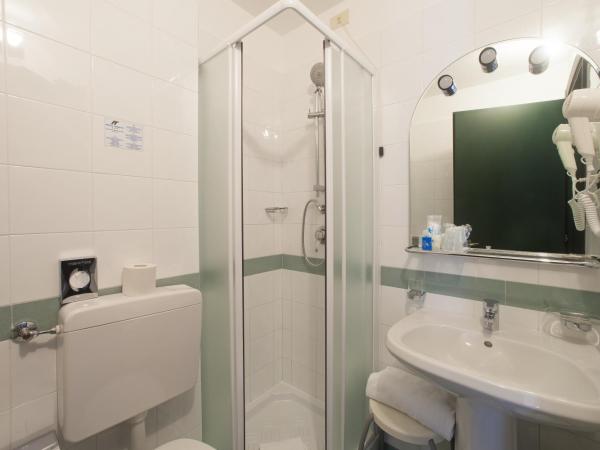 Hotel Tirreno : photo 2 de la chambre petite chambre simple