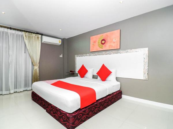 Natural Beach Hotel Pattaya : photo 2 de la chambre chambre double - vue sur piscine