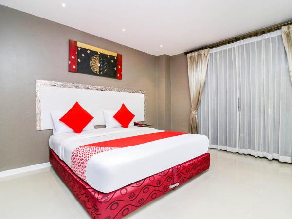 Natural Beach Hotel Pattaya : photo 1 de la chambre chambre double deluxe avec accès piscine