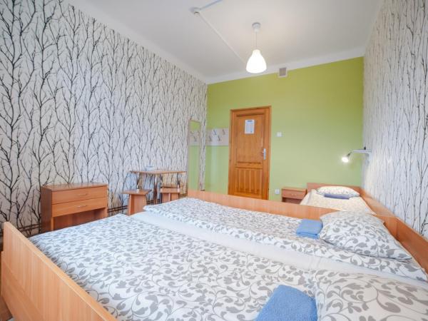 Atlantis Hostel : photo 3 de la chambre chambre double standard avec salle de bains commune