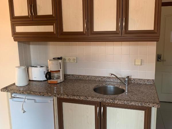 May Flower Apart Hotel : photo 3 de la chambre studio avec balcon