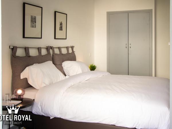 Hôtel Royal Urban Concept : photo 3 de la chambre chambre lit king-size avec balcon