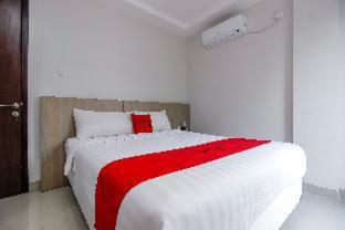 RedDoorz Plus @ TB Simatupang : photo 1 de la chambre room #385766605