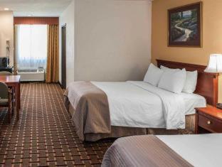 Travelodge by Wyndham Indianapolis Speedway : photo 4 de la chambre room #5831008