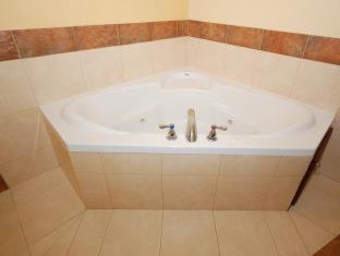Best Western Plus Barsana Hotel & Suites : photo 8 de la chambre room #5888617