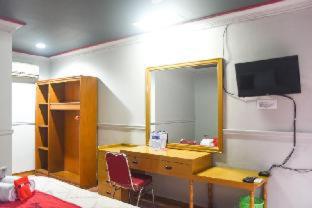 RedDoorz Plus near RSCM Jakarta : photo 4 de la chambre room #435249206