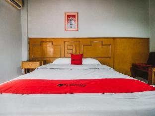RedDoorz Plus near RSCM Jakarta : photo 4 de la chambre room #435249207