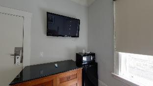 Warfield Hotel : photo 8 de la chambre room #217645009