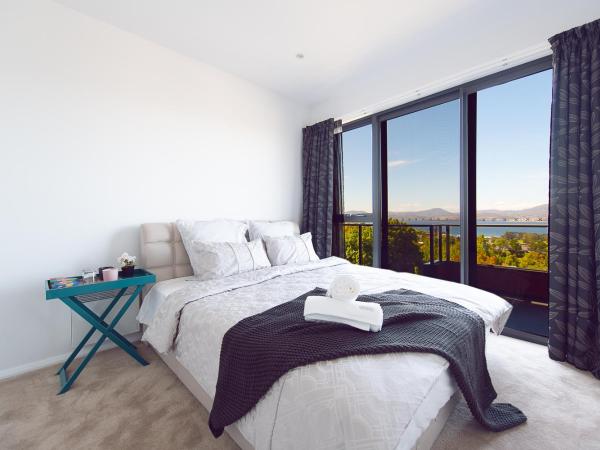 Nature & Relax House, Panoramic sea view, Free parking40 : photo 6 de la chambre chambre lit queen-size avec salle de bains commune