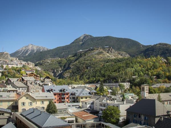 Hôtel Mont-Brison : photo 3 de la chambre chambre lits jumeaux avec douche