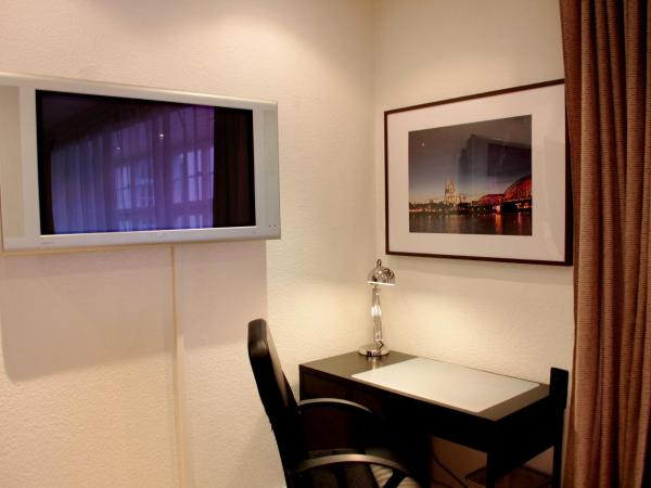 Altstadthotel Hayk am Rhein : photo 7 de la chambre economy apartment with 2 bedrooms no rhine river view 