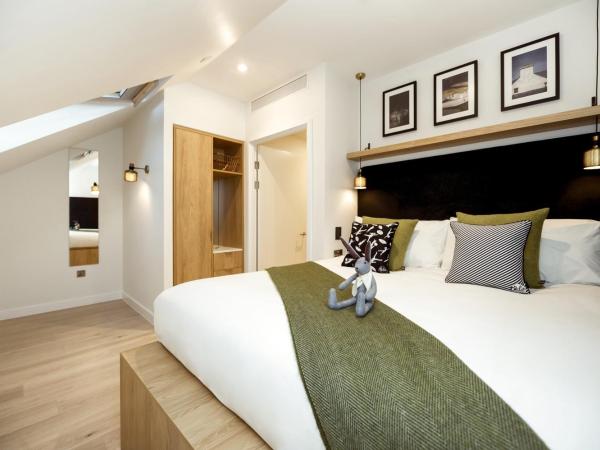 Wilde Aparthotels Edinburgh Grassmarket : photo 2 de la chambre appartement 1 lit double - vue sur château
