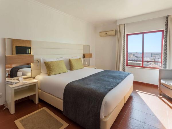 Best Western Hotel Dom Bernardo : photo 5 de la chambre chambre lit king-size