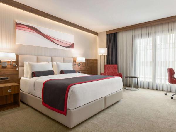Ramada Beylikduzu : photo 2 de la chambre chambre double deluxe avec balcon