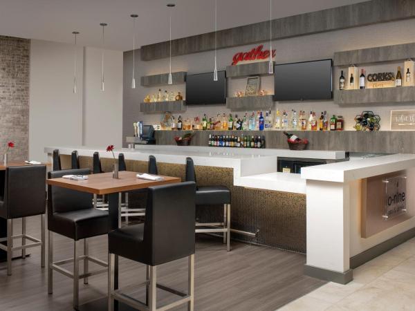 Crowne Plaza San Antonio Airport, an IHG Hotel : photo 1 de la chambre chambre standard avec 2 lits queen-size