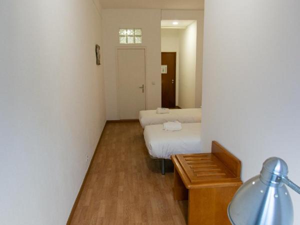 Change The World Hostels - Porto - Santa Catarina : photo 3 de la chambre chambre lits jumeaux avec salle de bains
