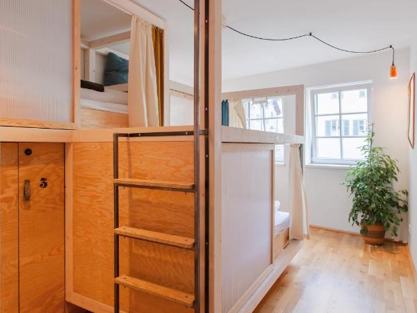 Montagu Hostel : photo 3 de la chambre lit simple dans dortoir pour femmes de 3 lits