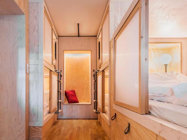 Montagu Hostel : photo 4 de la chambre lit simple dans dortoir mixte de 6 lits