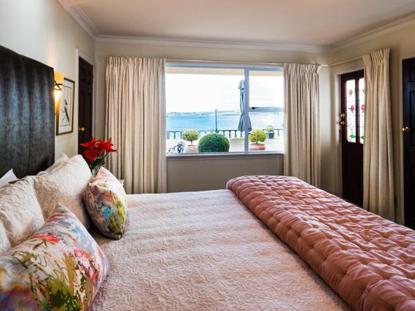 On The Point - Lake Rotorua : photo 1 de la chambre lake view lodge suite