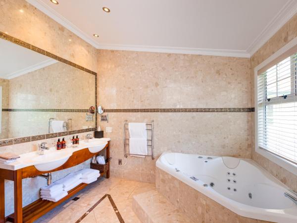 On The Point - Lake Rotorua : photo 2 de la chambre lake view lodge suite