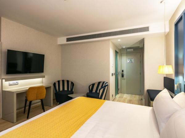 Catalonia Porto : photo 3 de la chambre chambre familiale