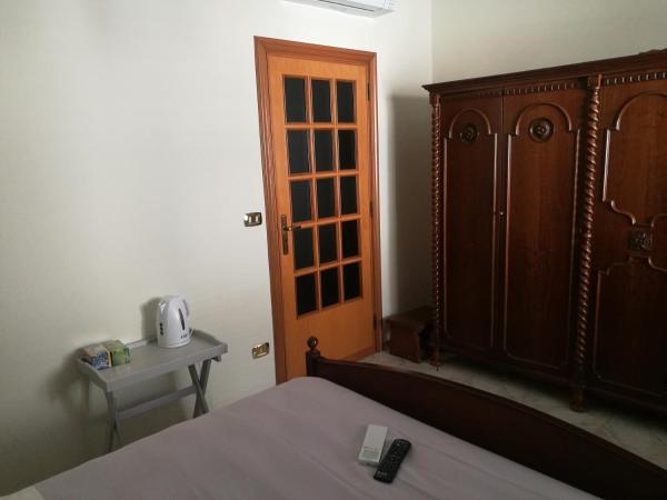 Antoniet : photo 4 de la chambre chambre double avec salle de bains privative