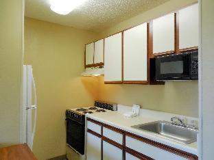 Extended Stay America Suites - Fort Lauderdale - Cypress Creek - NW 6th Way : photo 2 de la chambre room #47011914