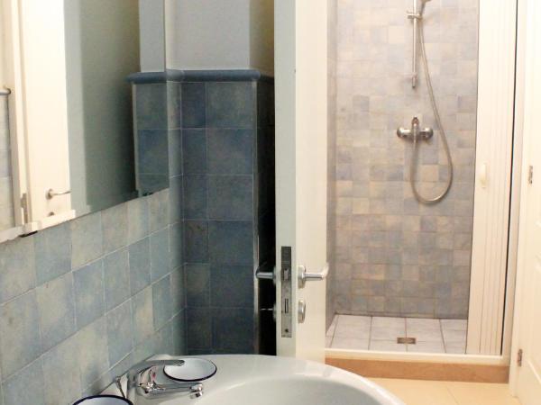 Casa Mamma Elvira : photo 8 de la chambre chambre familiale avec salle de bains