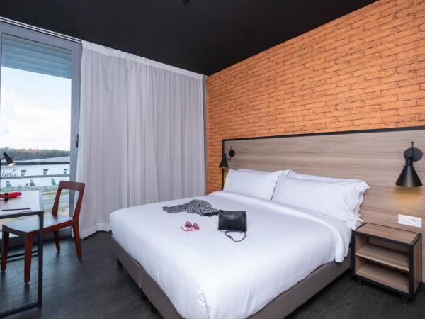 ONOMO Airport Casablanca : photo 6 de la chambre chambre supérieure lit queen-size