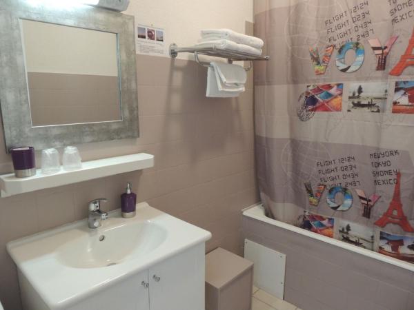 Hôtel du Commerce : photo 8 de la chambre chambre double