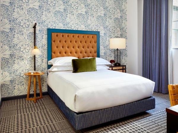 Kimpton Hotel Monaco Denver, an IHG Hotel : photo 3 de la chambre chambre lit king-size essentielle avec douche à l'italienne