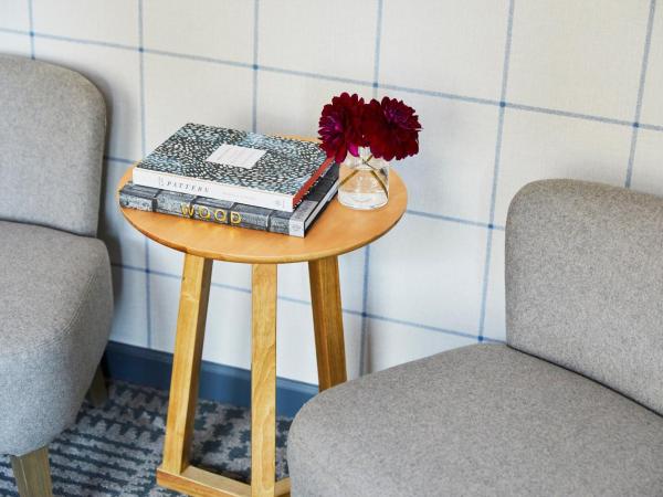 Kimpton Hotel Monaco Denver, an IHG Hotel : photo 2 de la chambre chambre lit king-size essentielle avec douche à l'italienne