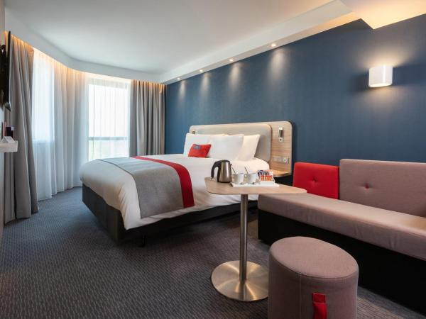 Holiday Inn Express - Rouen Centre - Rive Gauche, an IHG Hotel : photo 8 de la chambre chambre lit queen-size standard avec canapé-lit simple